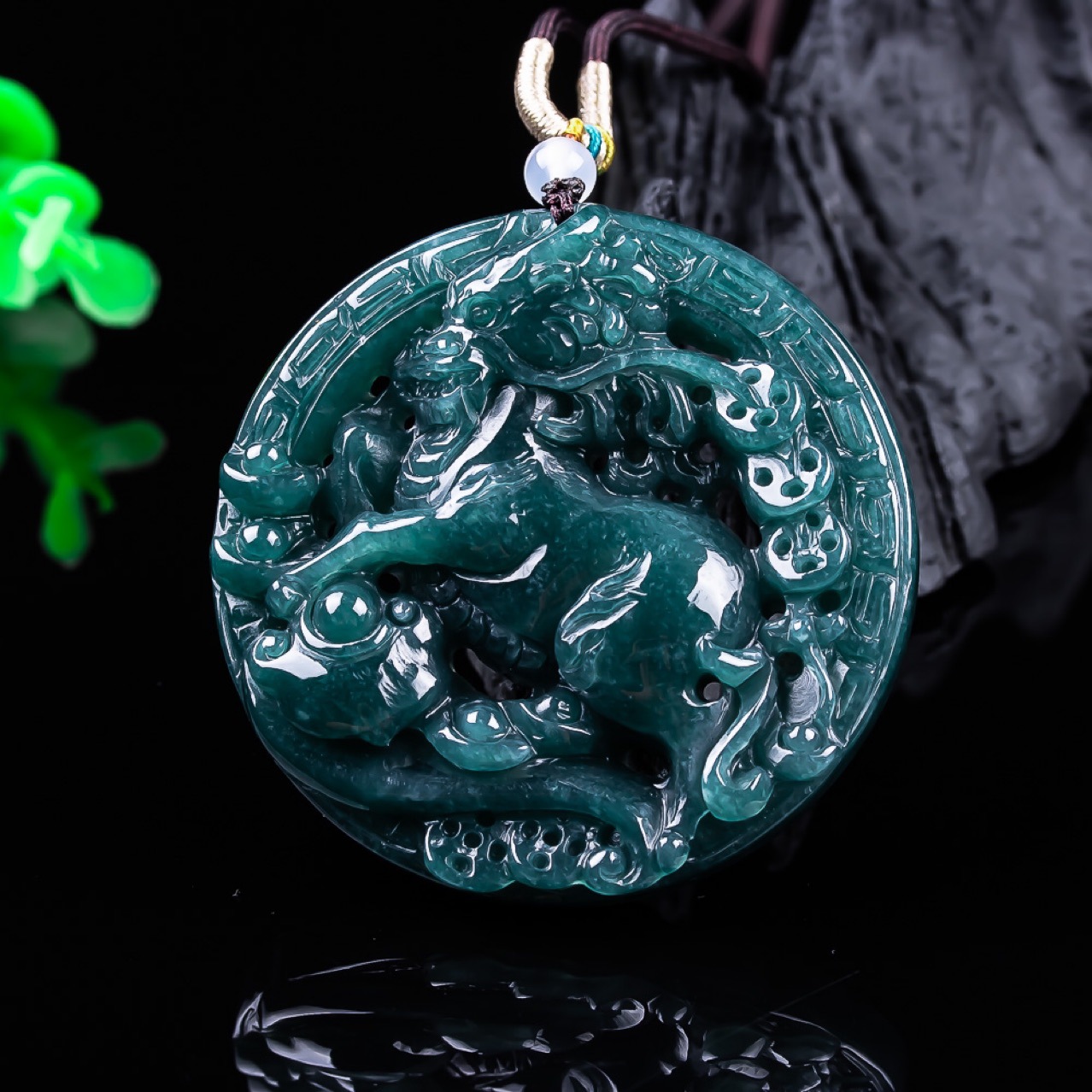 Accessories Woman - Burmese Jadeite Dragon Pendant Gemstone Real