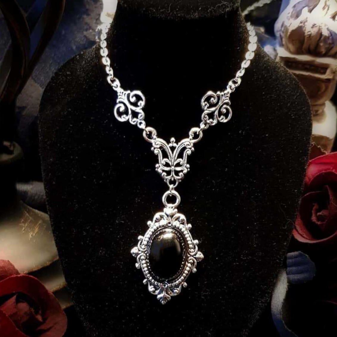 Vampire Cameo Necklace,Blood C - đánh giá và giá Women'S Victorian Accessories