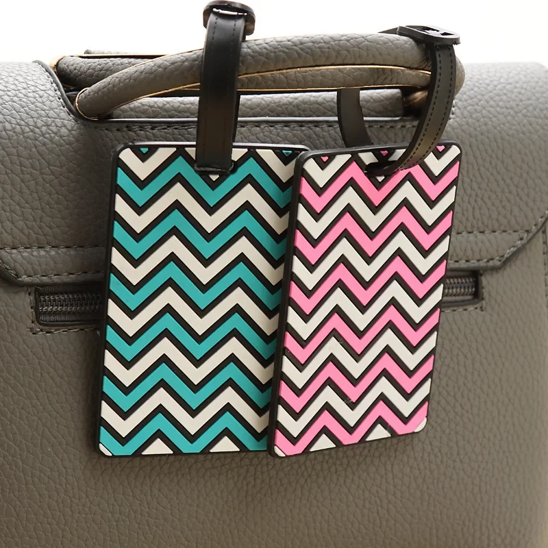 Geometric Luggage Tags for Wom - đánh giá và giá Women Accessories Name